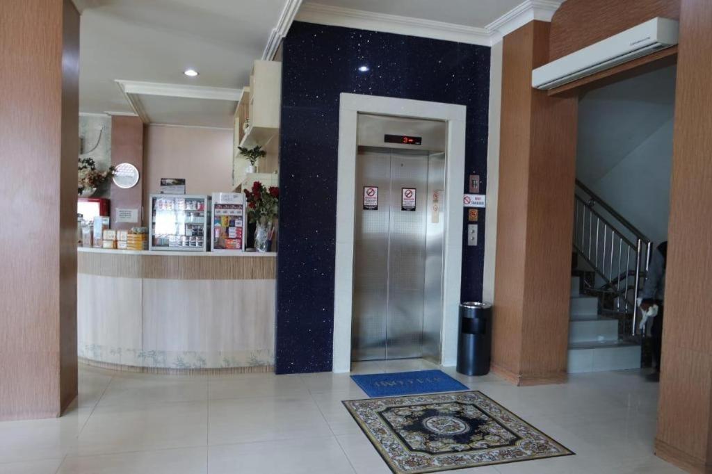 Hotel Sulawesi Gorontalo Surabaya Exterior foto